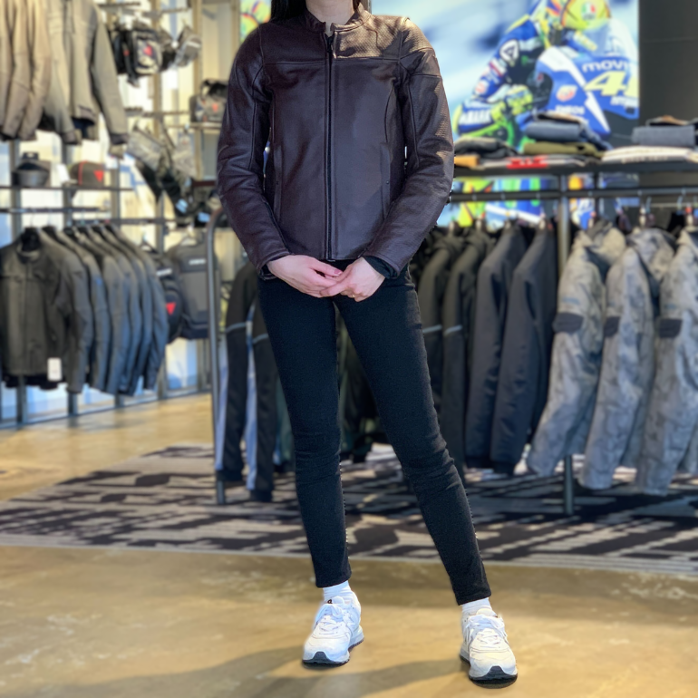 美品★Dainese レザーバイクジャケット　レディース48　インナー付き 街にもバイクにも馴染むレディースレザージャケット『ITINERE』の魅力
